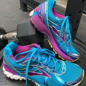 Brooks adrenaline gts running shoes
